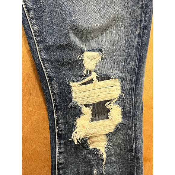 Silver Jeans NWT Women’s Mazy Slim Crop Size W:30 L:25 Embroidered Roses Denim - Picture 13 of 16